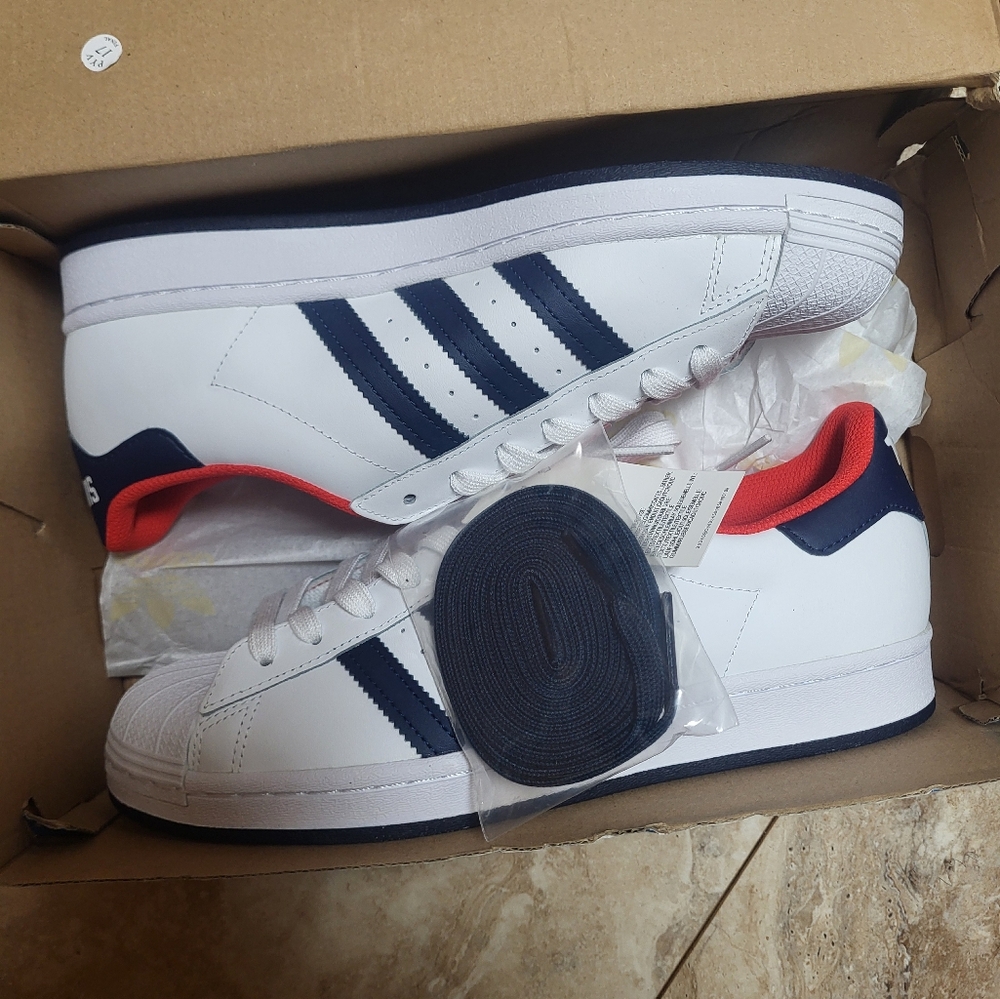 Brand New Mens Adidas Superstars sz 8